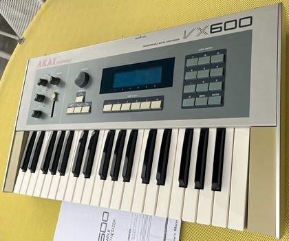 Akai-VX600